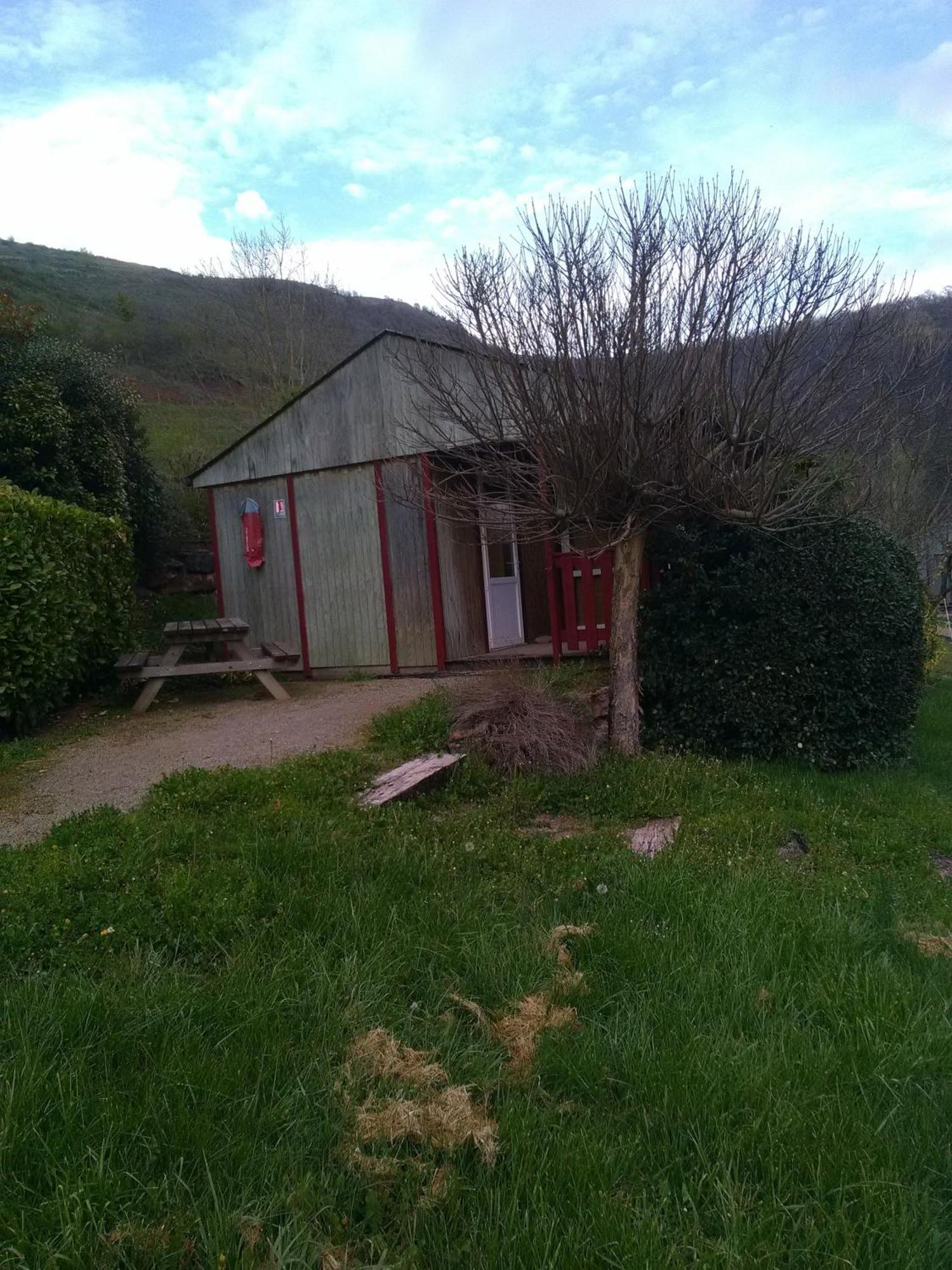 la Frégière Chalets Clairvaux-d'Aveyron Extérieur photo