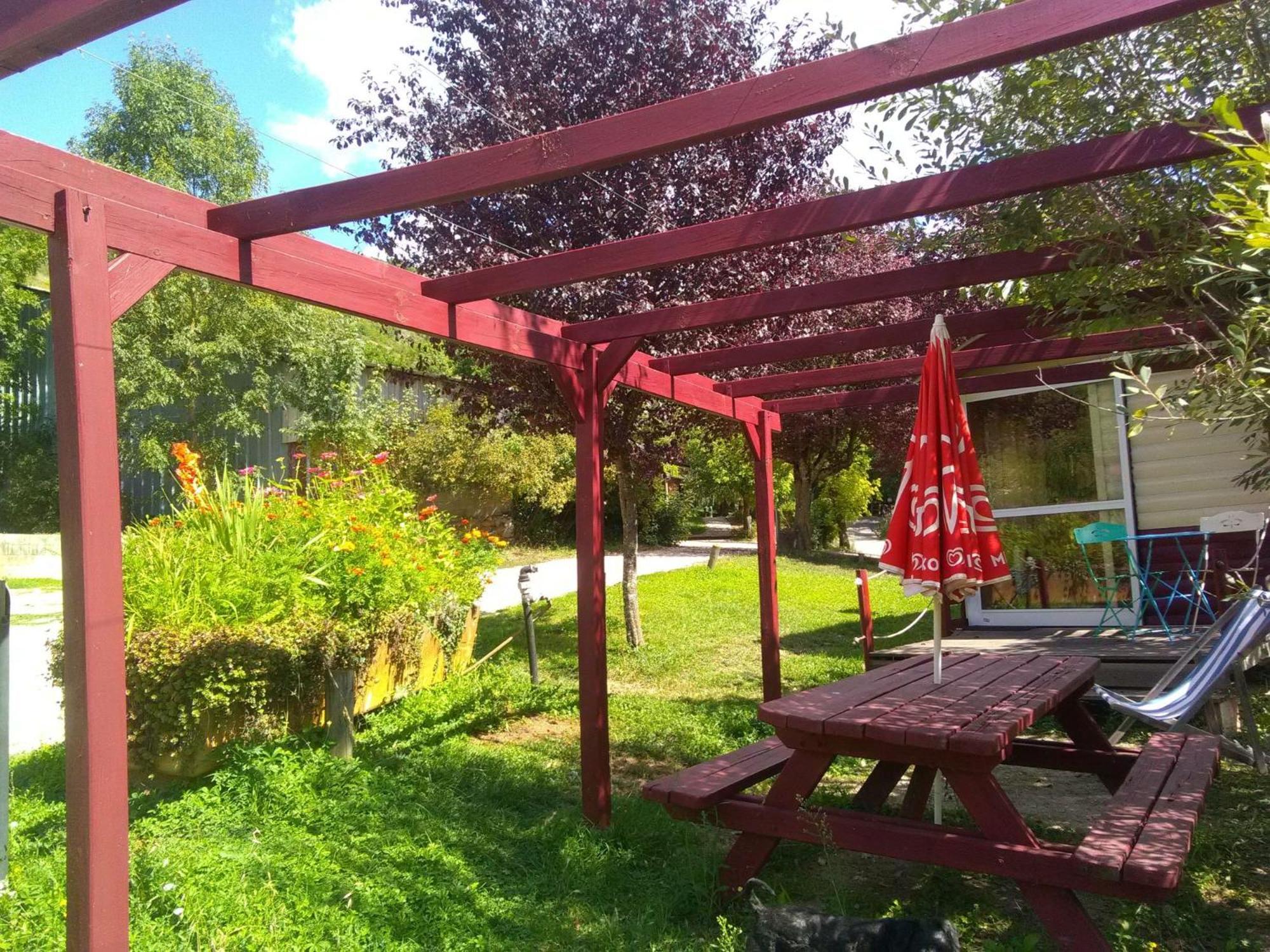 la Frégière Chalets Clairvaux-d'Aveyron Extérieur photo
